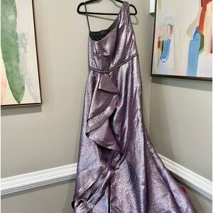 Previous wore once Designer Mac Duggal lavender Evening gown or Prom wear Gown